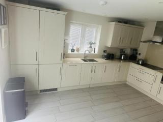 GR8 House - Kingsley - 5