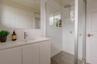 Peaceful Acreage Guesthouse Firepit with Huge Pool - 7