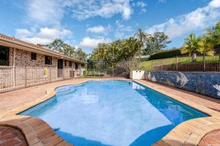 Peaceful Acreage Guesthouse Firepit with Huge Pool - Gold Coast - 0
