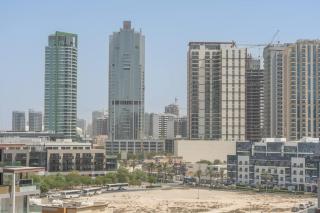 StayShort - Modern JVC Apartment Sleeps 4 with Pool View - 7