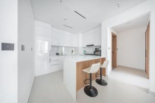 StayShort - Modern JVC Apartment Sleeps 4 with Pool View - 2