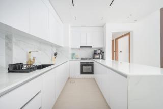 StayShort - Modern JVC Apartment Sleeps 4 with Pool View - 1