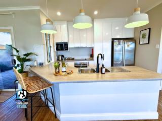 Renovated Beautiful Holiday Home with a Private Beach & Stunning Views! - 3