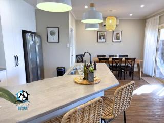 Renovated Beautiful Holiday Home with a Private Beach & Stunning Views! - Encounter Bay - 4