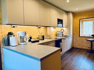3 room guesthouse, kitchen, gym, pool - - 0