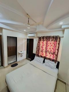 Hotel Sai Dhanlaxmi Shirdi - Shirdi - 7