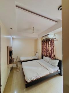 Hotel Sai Dhanlaxmi Shirdi - Shirdi - 6