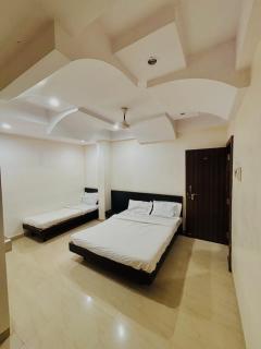 Hotel Sai Dhanlaxmi Shirdi - Shirdi - 2