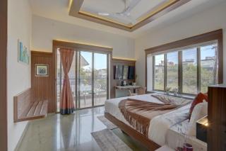 Tranquil 3 BHK Pet-Friendly Gateway with Bathtub, Balcony and Scenic Views - Lonavla - 7