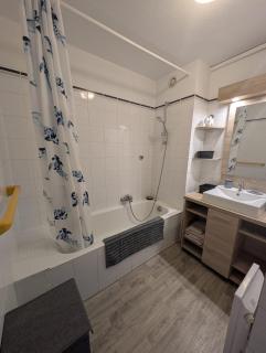 Résidence de Vacances avec piscine & Transat, à 2 minutes de la mer -Bât n7 - 2 appartements côte à côte terrasse communicante selon les disponibilités - Vallauris - 5