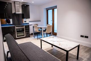 Spacious 2-BDR Flat! 1 minute to tube station - Londra - 0