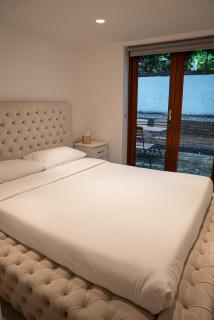 Spacious 2-BDR Flat! 1 minute to tube station - Londra - 9