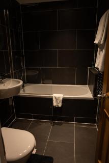 Spacious 2-BDR Flat! 1 minute to tube station - Londra - 8