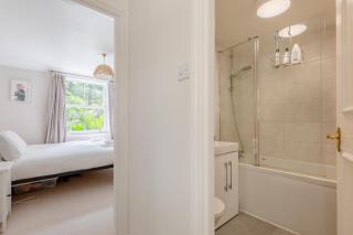 Light-Filled 2BD Flat Minutes to Clapham Station - Londres - 3