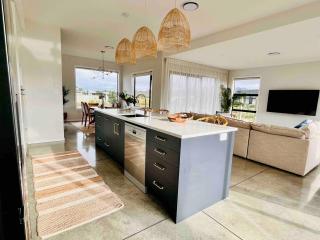 Sandy Palms - Home Away From Home - Waihi Beach - 0