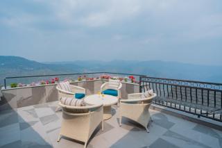 ELIVAAS privé The Royce Rose 4 BHK Hilltop Villa With Jacuzzi, Private Pool & Hill Views - Kasauli - 3
