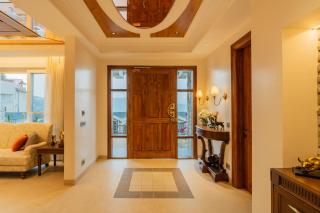 ELIVAAS privé The Royce Rose 4 BHK Hilltop Villa With Jacuzzi, Private Pool & Hill Views - Kasauli - 2