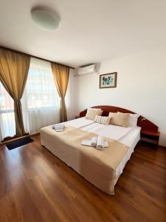 Family Hotel Helios - Sunny Beach - 2