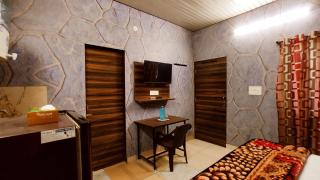 SYL HOTELS One - Comfortable and Secure Stays - 9