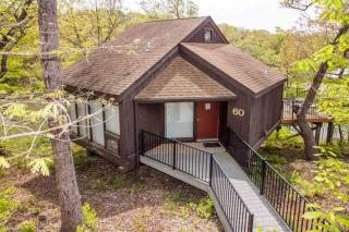 Treetop Village-3Bed3BAPoolsLakefrontLakeview - 6