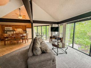 Treetop Village-3bed3bapoolslakefrontlakeview - Four Seasons - 0
