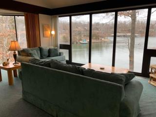 Lakeview Treetop Village77-3bed3bapools-8pp - 8