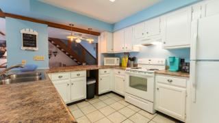 Lakeview Condo Wdockpoolhottubsauna-sleeps 8 - 2