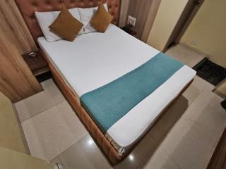 Hotel Ratna Paradise Thane West - Thane - 9