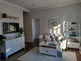 Sunny Riverside Victorian Flat - Surbiton - 7