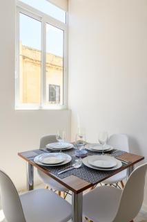 Modern Sliema Flat, Walk to Shops & Bus - Sleeps 3 - Sliema - 7