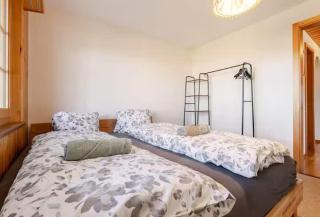Alpine View Chalet Private Garden & Lake Views - Reichenbach - 9