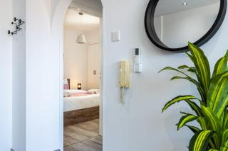Olympus Stylish 2-BR Apt & Balcony in Larnaca - Larnaca - 3