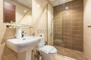 Facing Arabian Gulf and Mountain 4BR Villa and Assistant Room with Outdoor Pool and BBQ Space, Al Dana Island, Fujairah by Deluxe Holiday Homes - Fujaira - 3
