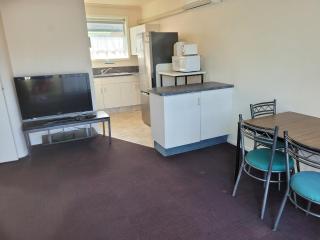 Garden Court Motel & Backpackers - Tauranga - 2