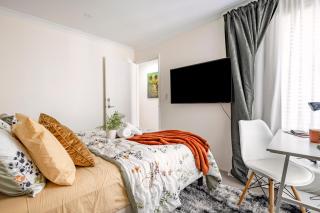 Charming Hampton-Style Retreat,Tranquil Private Bedroom with Shared Bathroom - Hamilton Hill - 7