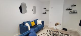 Dagenham - House - Sleeps 4 - Garden - City Centre - Dagenham - 7