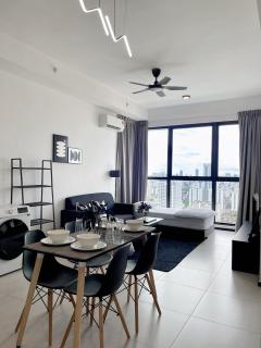 Urban Suites Nest 2BR New Unit 2 Free Carpark High Floor Nice View Unit - George Town - 0