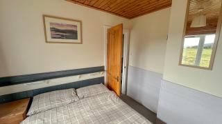 1 Bedroom Cabin with Mountain & Loch Views - Quiet Location between Glencoe & Ben Nevis - Corran - 4