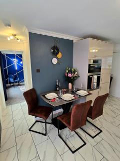 Luxury Modern Comfy 3BR House Contractors Family - Kettering - 6