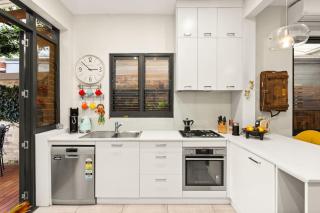 'Gallery Getaway' Newtown - Alexandria Creative Hub - Sydney - 2