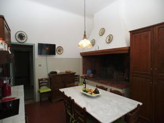 Lovely holiday home in Montefiridolfi with hill view - Montefiridolfi - 6