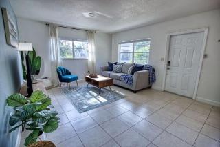 Downtown Home With Fire Pit, Just 5 Min to Beach - Sarasota - 9