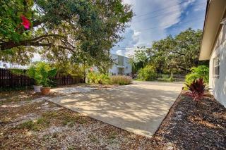 Downtown Home With Fire Pit, Just 5 Min to Beach - Sarasota - 5