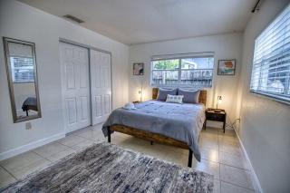 Downtown Home With Fire Pit, Just 5 Min to Beach - Sarasota - 3