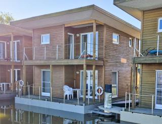 FLOATING HOUSES Classic _ _Schwimm - Barth - 1