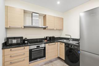 Downtown Finikoudes Beach Apartment - Larnaca - 7