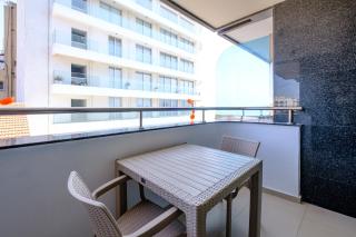 Downtown Finikoudes Beach Apartment - Larnaca - 5