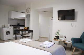 ARIS- King suite on the boulevard - 2