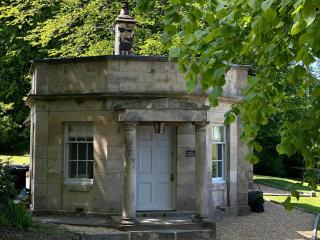 Meldon Park Gate Lodge - Hartburn - 0