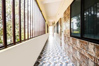 Hotel O Noida Suites - Noida - 9